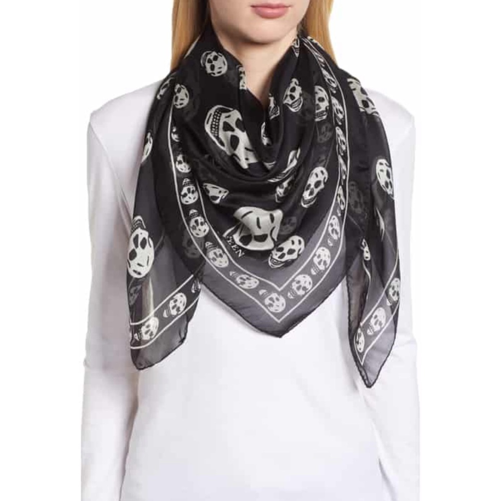 Alexander McQueen Skull Foulard Silk Scarf - Picture 4 of 7